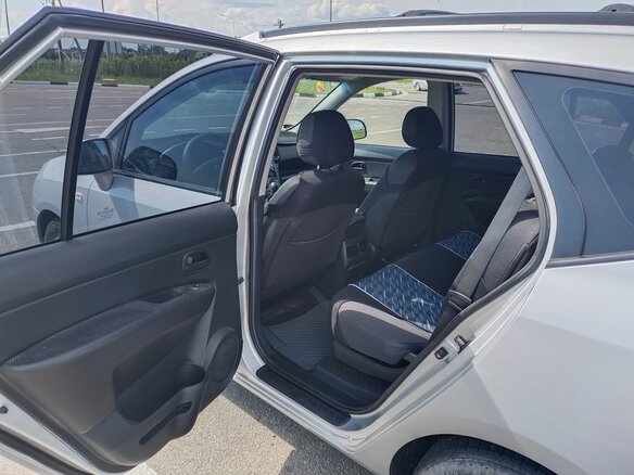 2007 Kia Carens II (UN), серебристый, 1100000 рублей - вид 12
