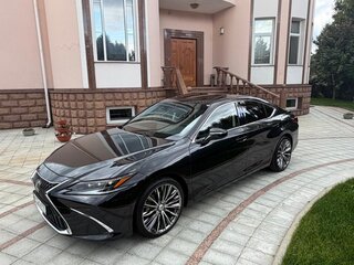 2024 Lexus ES 300h VII Рестайлинг, чёрный, 7090000 рублей, вид 1