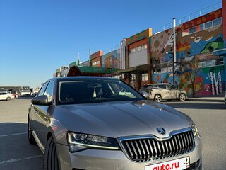 2021 Skoda Superb III Рестайлинг, серый, 2350000 рублей, вид 4