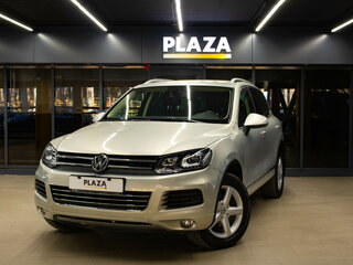 2014 Volkswagen Touareg II, серебристый, 2189000 рублей, вид 1