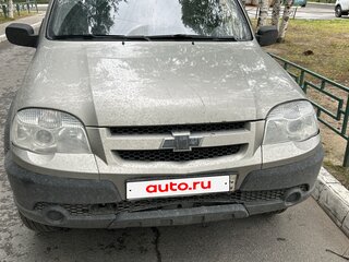 2015 Chevrolet Niva I Рестайлинг, серый, 650000 рублей, вид 1