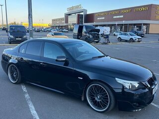 2004 BMW 5 серии 530i V (E60/E61), чёрный, 999000 рублей, вид 1