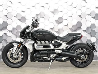 2023 Triumph Rocket 3, чёрный, 2199000 рублей, вид 4