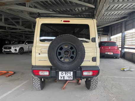 2019 Suzuki Jimny Kei car IV, бежевый, 1600000 рублей, вид 2