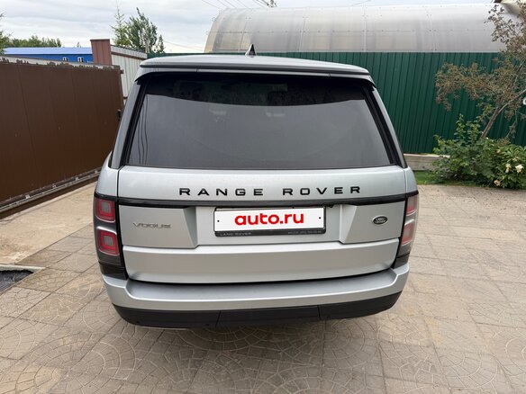 2018 Land Rover Range Rover IV Рестайлинг, серебристый - вид 2