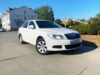 2012 Skoda Octavia II (A5) Рестайлинг, белый, 969000 рублей, вид 1