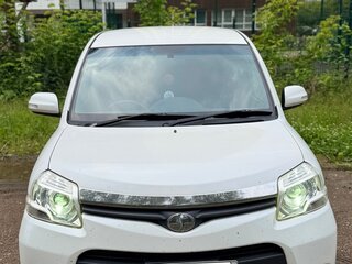 2011 Toyota Sienta I Рестайлинг 2, белый, 710000 рублей, вид 1