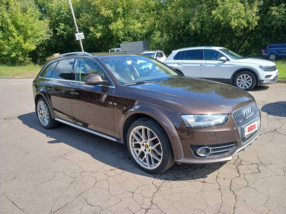 2016 Audi A4 allroad 7S-tronic IV (B8) Рестайлинг, коричневый, 2000000 рублей - вид 2