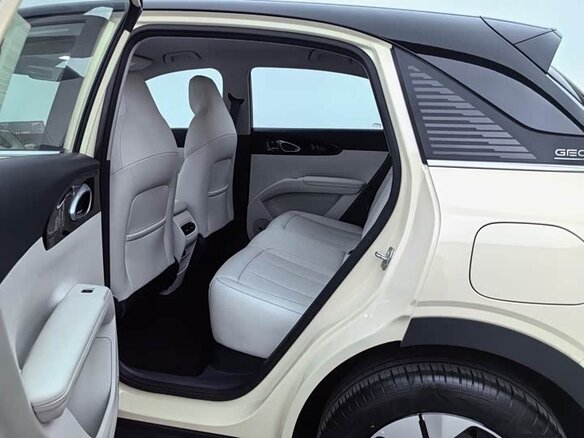 2024 Geely Geome Xingyuan 40.16 kWh, бежевый - вид 17