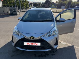 2019 Toyota Vitz III (XP130) Рестайлинг, серебристый, 1200000 рублей, вид 1