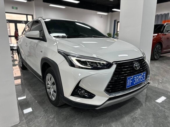 2022 Toyota Yaris L X XP150 Рестайлинг, белый - вид 9