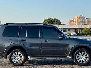 2013 Mitsubishi Pajero IV Рестайлинг 1, серый, 2500000 рублей, вид 3