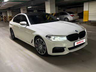2020 BMW 5 серии 530i xDrive VII (G30/G31/G38), белый, 4950000 рублей, вид 4