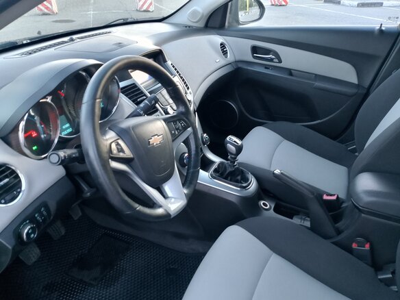 2011 Chevrolet Cruze I, чёрный, 730000 рублей - вид 8