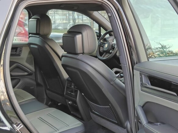 2026 Porsche Cayenne III Рестайлинг, чёрный, 20980000 рублей - вид 11