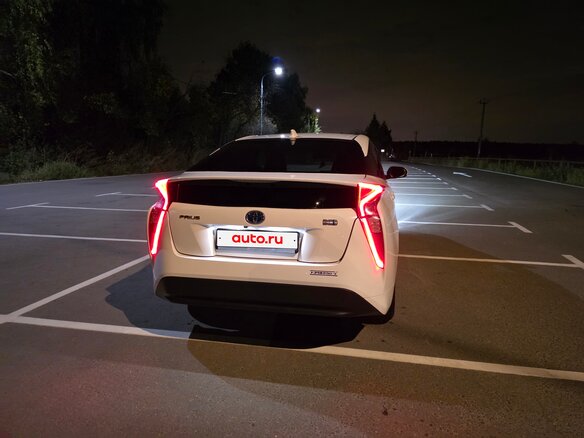 2017 Toyota Prius IV (XW50), белый - вид 8
