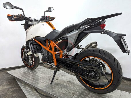 2013 KTM 690 Duke, белый, 389000 рублей, вид 5