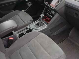 2021 Volkswagen Tiguan II Рестайлинг, коричневый, 1950000 рублей, вид 5