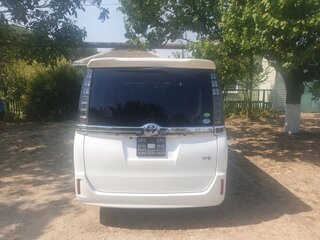 2014 Toyota Voxy III (R80), белый, 1800000 рублей, вид 3