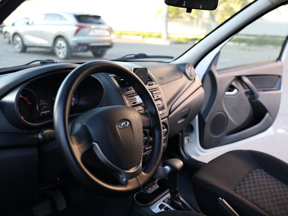 2018 Lada (ВАЗ) Kalina II, белый, 750000 рублей - вид 8