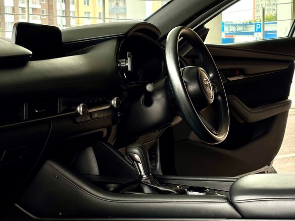 2021 Mazda 3 IV (BP), серебристый, 1600000 рублей - вид 7