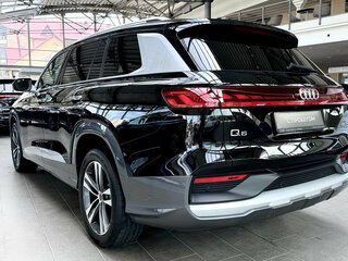 2023 Audi Q6 50 TFSI, чёрный, 7100000 рублей, вид 4