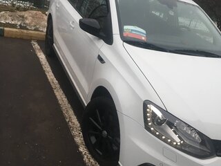 2016 Volkswagen Polo V Рестайлинг, белый, 1249999 рублей, вид 3