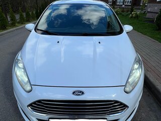 2016 Ford Fiesta Mk6 Рестайлинг, белый, 879000 рублей, вид 2