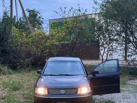 1998 Volkswagen Passat B5, чёрный, 275000 рублей, вид 2