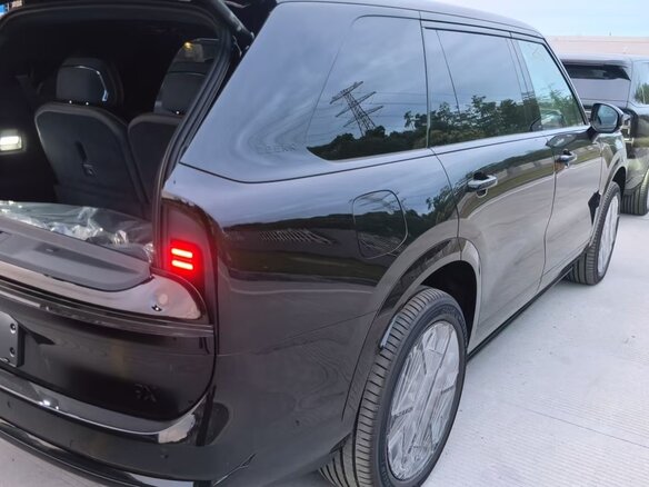 2026 Zeekr 9X 70 kWh, чёрный - вид 8