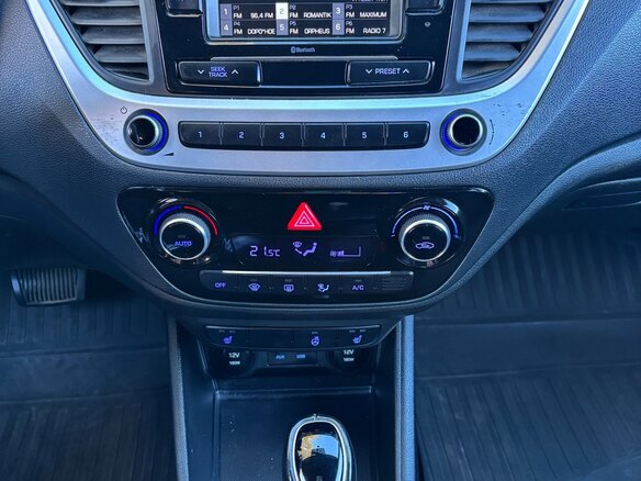 2018 Hyundai Solaris II, чёрный, 1350000 рублей - вид 11