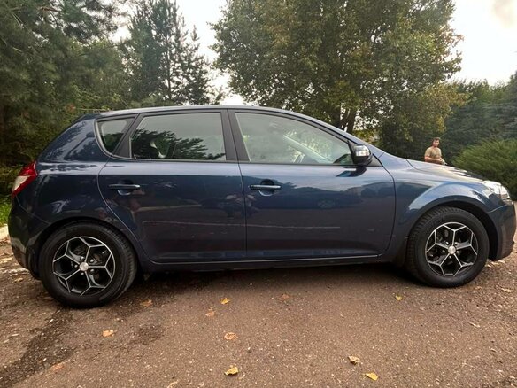 2010 Kia Ceed I Рестайлинг, синий, 1050000 рублей - вид 3