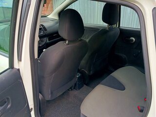 2011 Nissan Note I Рестайлинг, белый, 520000 рублей, вид 5
