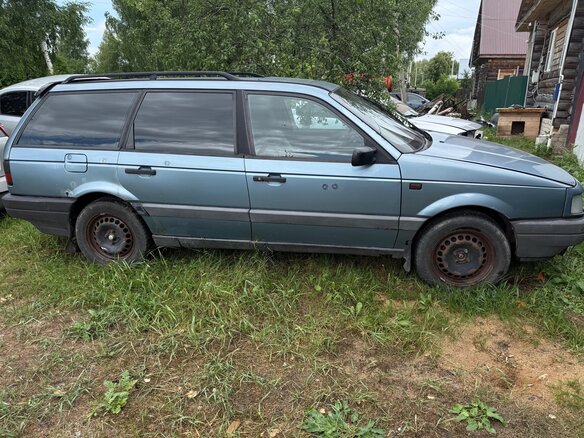 1991 Volkswagen Passat B3, синий - вид 1