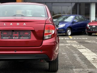 2026 Lada (ВАЗ) Granta I Рестайлинг, красный, 1310000 рублей, вид 5