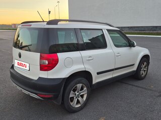 2012 Skoda Yeti I, белый, 950000 рублей, вид 5