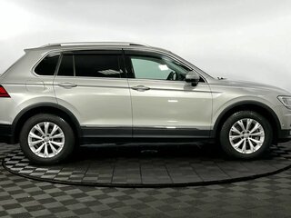 2018 Volkswagen Tiguan II, серебристый, 2180000 рублей, вид 5