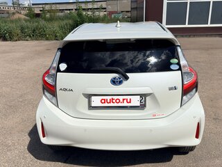 2018 Toyota Aqua I Рестайлинг 2, белый, 1000000 рублей, вид 4