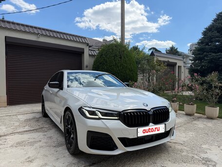2020 BMW 5 серии 530e VII (G30/G31/G38), белый, 5990000 рублей, вид 2