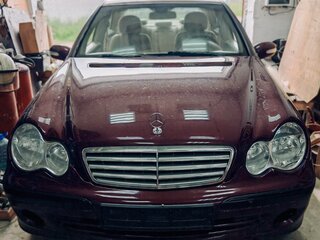 2005 Mercedes-Benz C-Класс 200 II (W203) Рестайлинг, пурпурный, 520000 рублей, вид 1