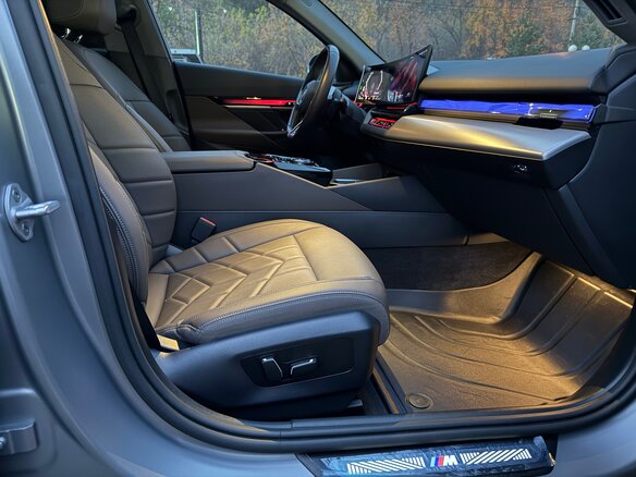 2025 BMW 5 серии Long 530Li xDrive VIII (G60/G61/G68), серый, 7200000 рублей - вид 15