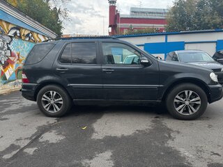 2001 Mercedes-Benz M-Класс 500 I (W163) Рестайлинг, синий, 720000 рублей, вид 3