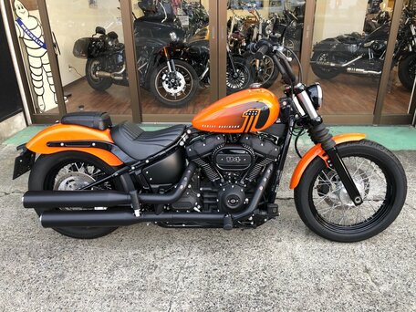 2021 Harley-Davidson Street Bob, оранжевый, 1571000 рублей, вид 1