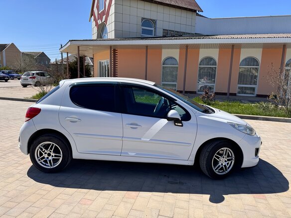 2010 Peugeot 207 I Рестайлинг, белый, 610000 рублей - вид 5