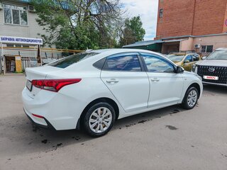2017 Hyundai Solaris II, белый, 1030000 рублей, вид 4