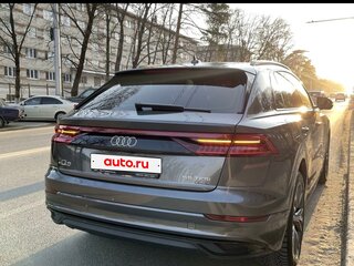 2018 Audi Q8 55 TFSI I (4M), серый, 5750000 рублей, вид 2