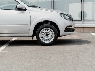 2026 Lada (ВАЗ) Granta I Рестайлинг, серебристый, 1151000 рублей, вид 2
