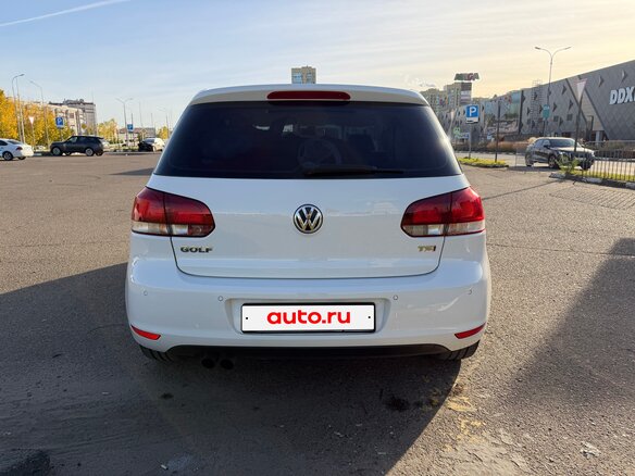 2012 Volkswagen Golf VI, белый, 700000 рублей - вид 6