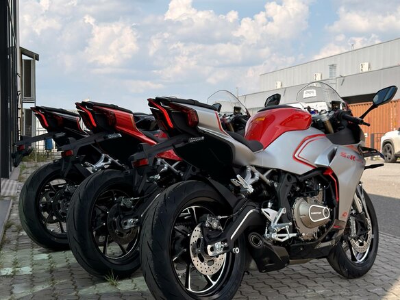 2026 QJMotor SRK 421 RR, чёрный, 629000 рублей - вид 8
