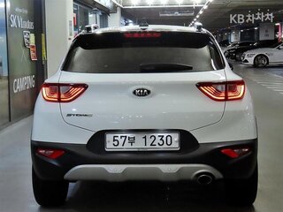 2020 Kia Stonic I, белый, 1550000 рублей, вид 5